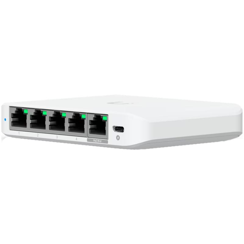 Ubiquiti 5-port 2.5G switch that can be powered with PoE or a USB-C adapter; 4x 2.5 GbE ports, 2.5 GbE PoE input port for power